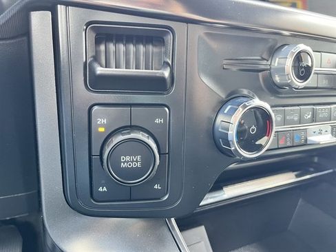 Used 2025 Ford F150 Lariat AWD/4WD image 30