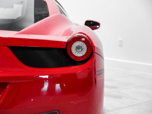Used 2012 Ferrari 458 Italia Coupe image 33