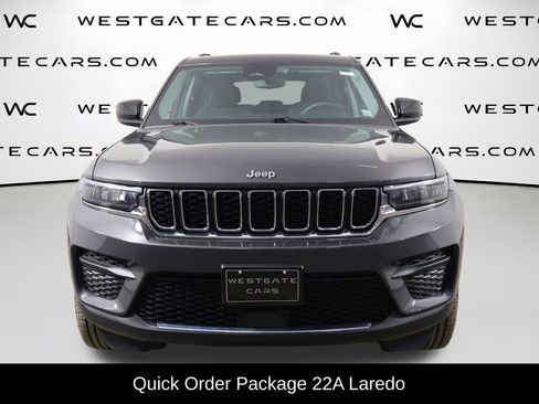 Used 2023 Jeep Grand Cherokee Laredo image 2
