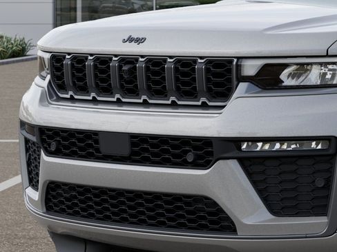 New 2026 Jeep Grand Cherokee Limited AWD/4WD image 37