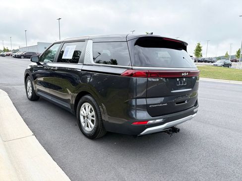 Used 2022 Kia Carnival LX FWD image 6