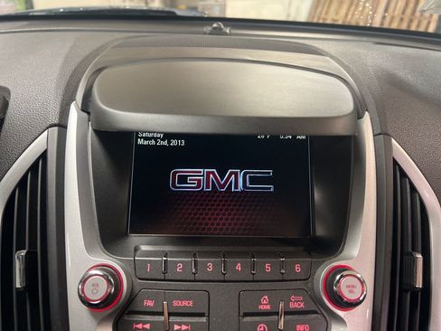 Used 2015 GMC Terrain SLE image 17
