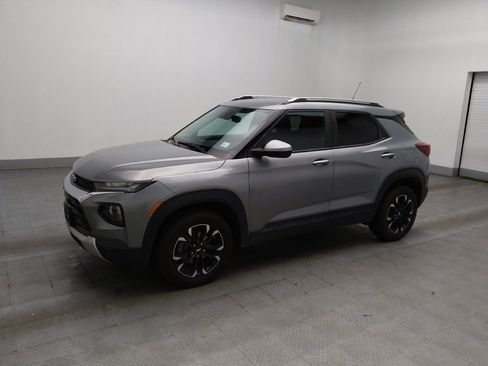 Used 2023 Chevrolet TrailBlazer LT w/ Convenience Package AWD/4WD image 2