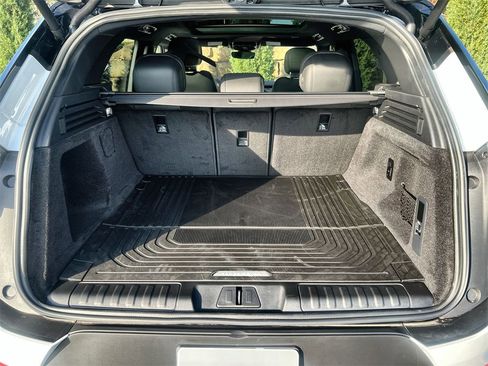 Used 2025 Land Rover Range Rover Sport SE image 18