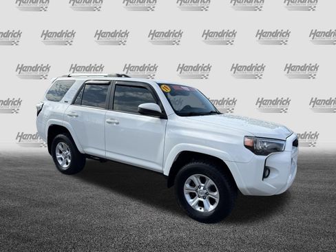Used 2019 Toyota 4Runner SR5 AWD/4WD image 2