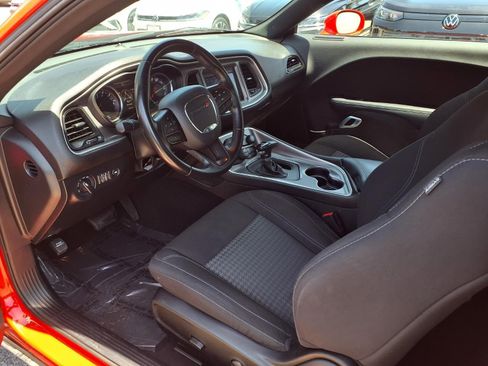 Used 2022 Dodge Challenger SXT RWD image 14