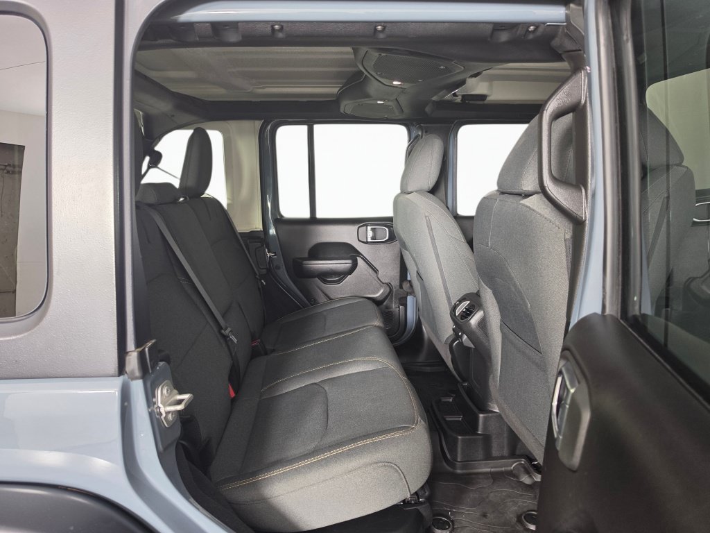 Used 2024 Jeep Wrangler Unlimited AWD/4WD image 35