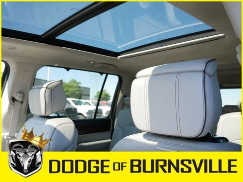 Used 2023 Jeep Grand Wagoneer Series II AWD/4WD image 20