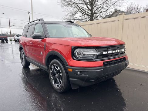 Used 2022 Ford Bronco Sport Outer Banks w/ Tech Package image 2