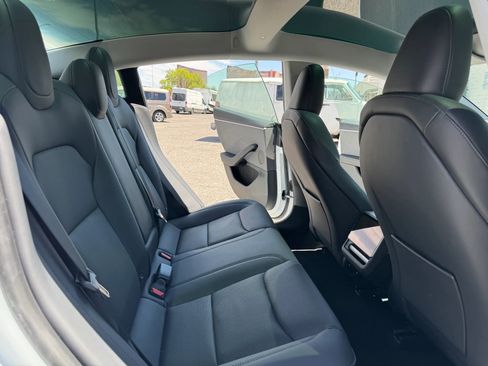 Used 2024 Tesla Model 3 Standard Range RWD image 15