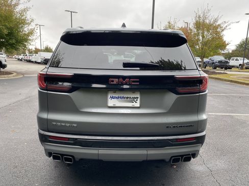 Used 2024 GMC Acadia Elevation image 8