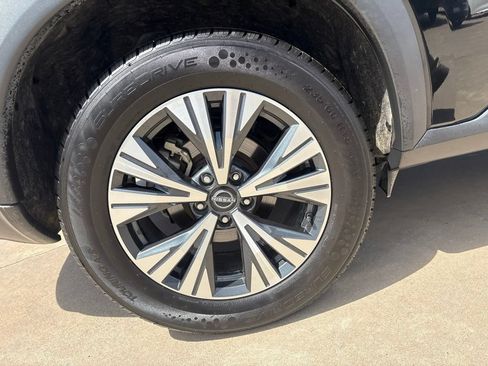 Used 2023 Nissan Rogue SV AWD/4WD image 10