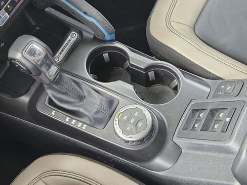 Used 2023 Ford Bronco Wildtrak image 22