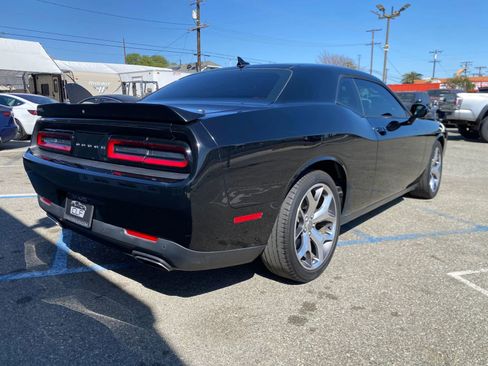 Used 2016 Dodge Challenger SXT Plus image 7