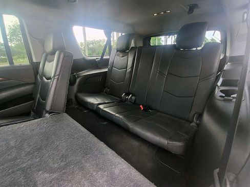 Used 2018 Cadillac Escalade ESV Premium Luxury AWD/4WD image 15