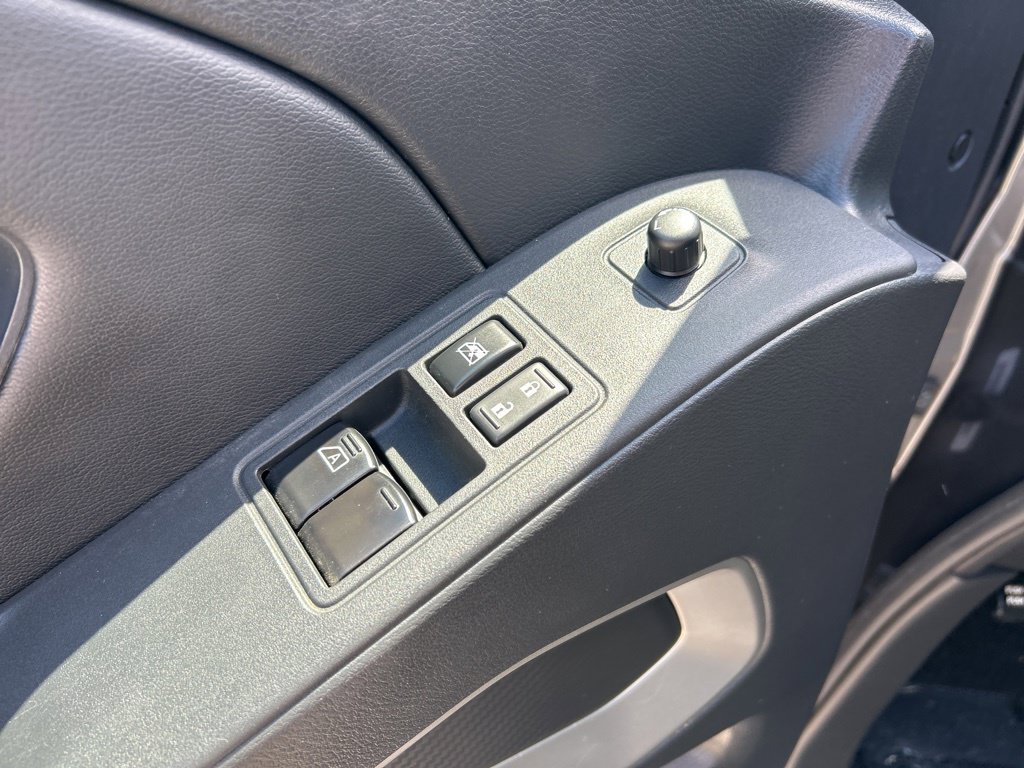 Certified 2025 Nissan Frontier SV RWD image 21