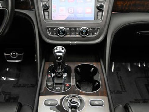 Used 2019 Bentley Bentayga image 89