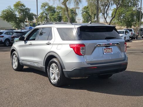 Used 2022 Ford Explorer XLT image 8