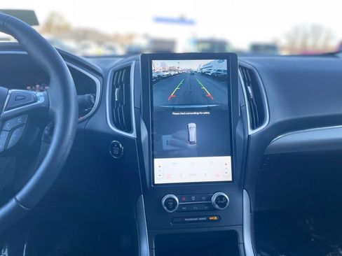 Used 2021 Ford Edge SEL w/ Cargo Accessory Package image 18