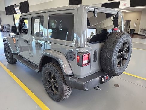 Used 2022 Jeep Wrangler Unlimited Sahara image 3