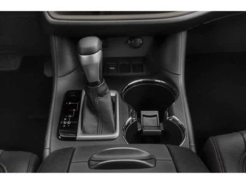 Used 2015 Toyota Highlander XLE image 11