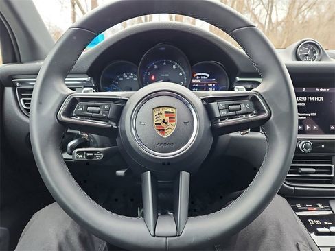 Certified 2025 Porsche Macan image 34