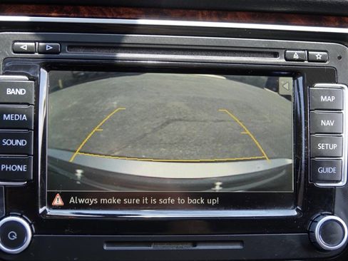 Used 2013 Volkswagen Passat TDI SEL Premium image 76