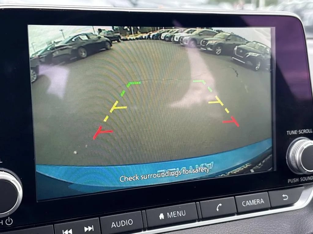 Used 2025 Nissan Sentra SV w/ All-Weather Package FWD image 33
