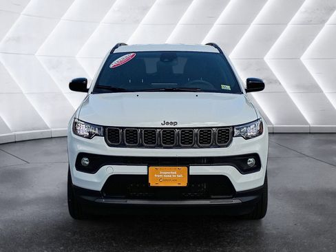 Certified 2026 Jeep Compass Latitude AWD/4WD image 9