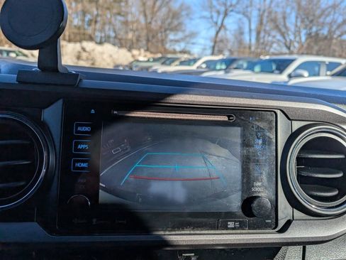 Used 2017 Toyota Tacoma TRD Off-Road w/ Tow Package image 23