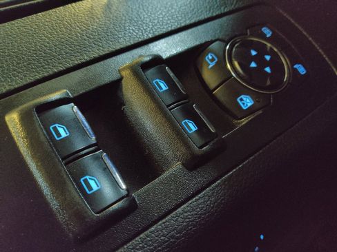Used 2015 Ford F150 Lariat w/ Equipment Group 502A Luxury AWD/4WD image 27