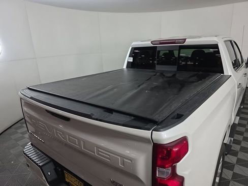 Used 2021 Chevrolet Silverado 1500 High Country w/ Safety Package II image 10