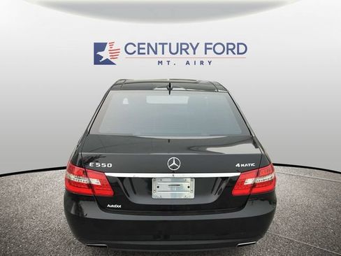 Used 2010 Mercedes-Benz E 550 4MATIC Sedan image 4