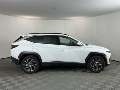 Used 2025 Hyundai Tucson Limited image 4