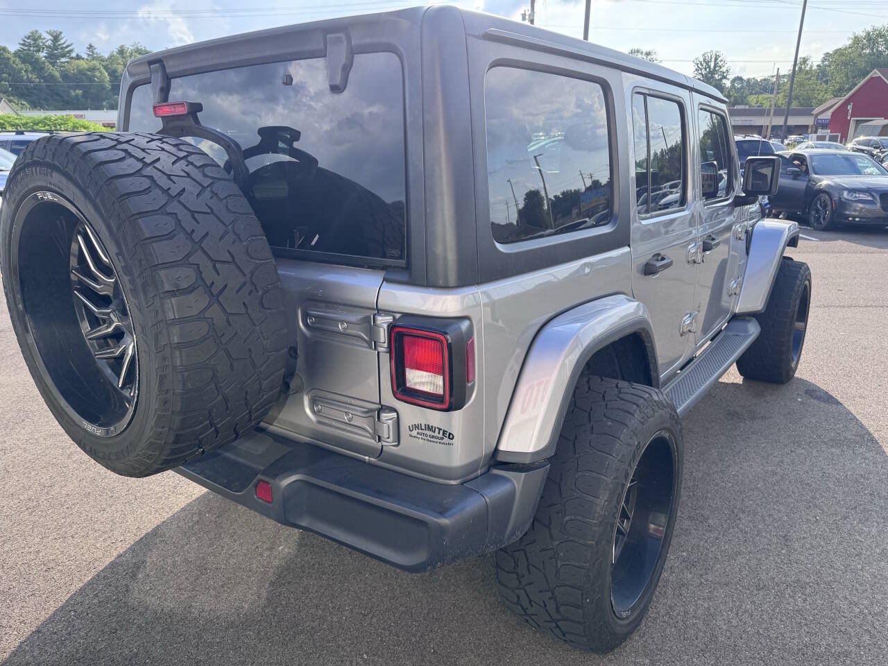 Used 2020 Jeep Wrangler Unlimited Sahara AWD/4WD image 6