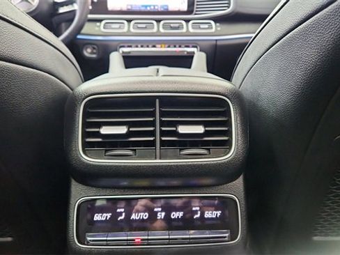 Used 2025 Mercedes-Benz GLS 450 4MATIC image 59