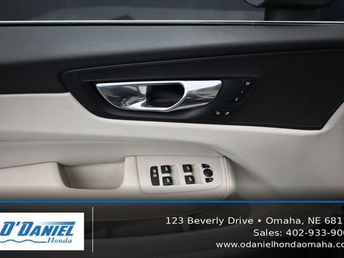 Used 2018 Volvo XC60 T5 Inscription AWD/4WD image 24