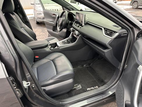 Used 2020 Toyota RAV4 XSE image 16