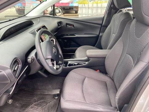 Used 2016 Toyota Prius Two image 7