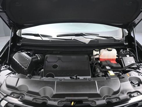 Used 2023 Chevrolet Traverse RS FWD image 12