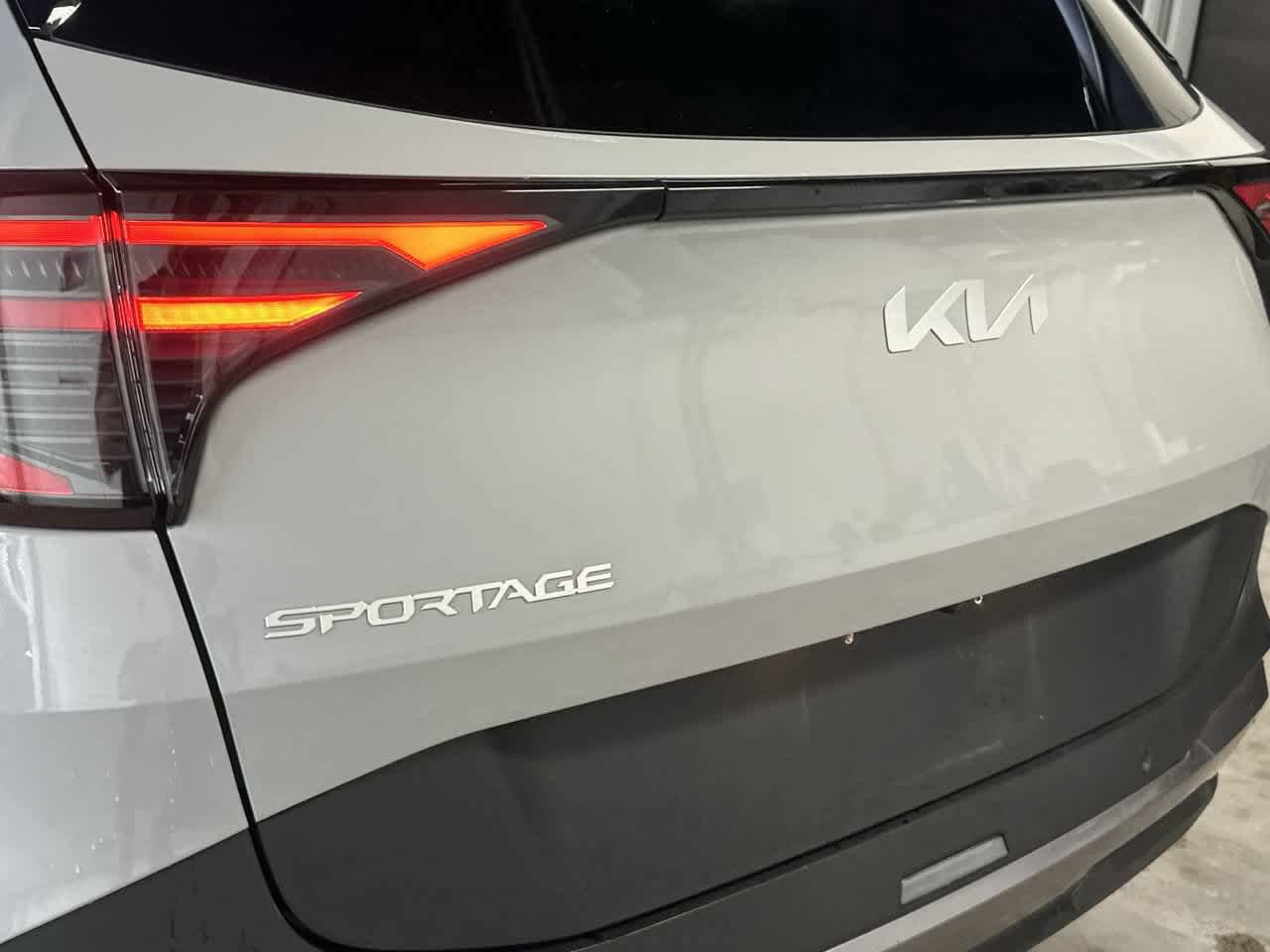 Used 2026 Kia Sportage EX FWD image 10