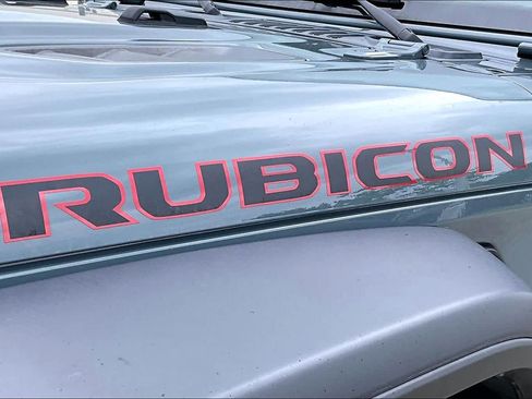 Used 2024 Jeep Gladiator Rubicon w/ Safety Group AWD/4WD image 29