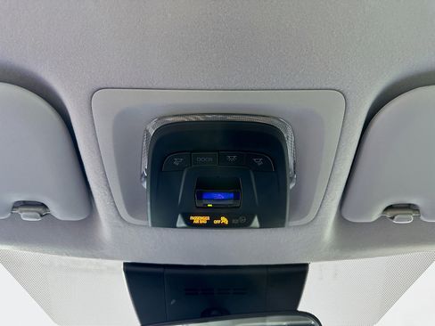 Used 2023 Toyota Corolla Cross L image 18