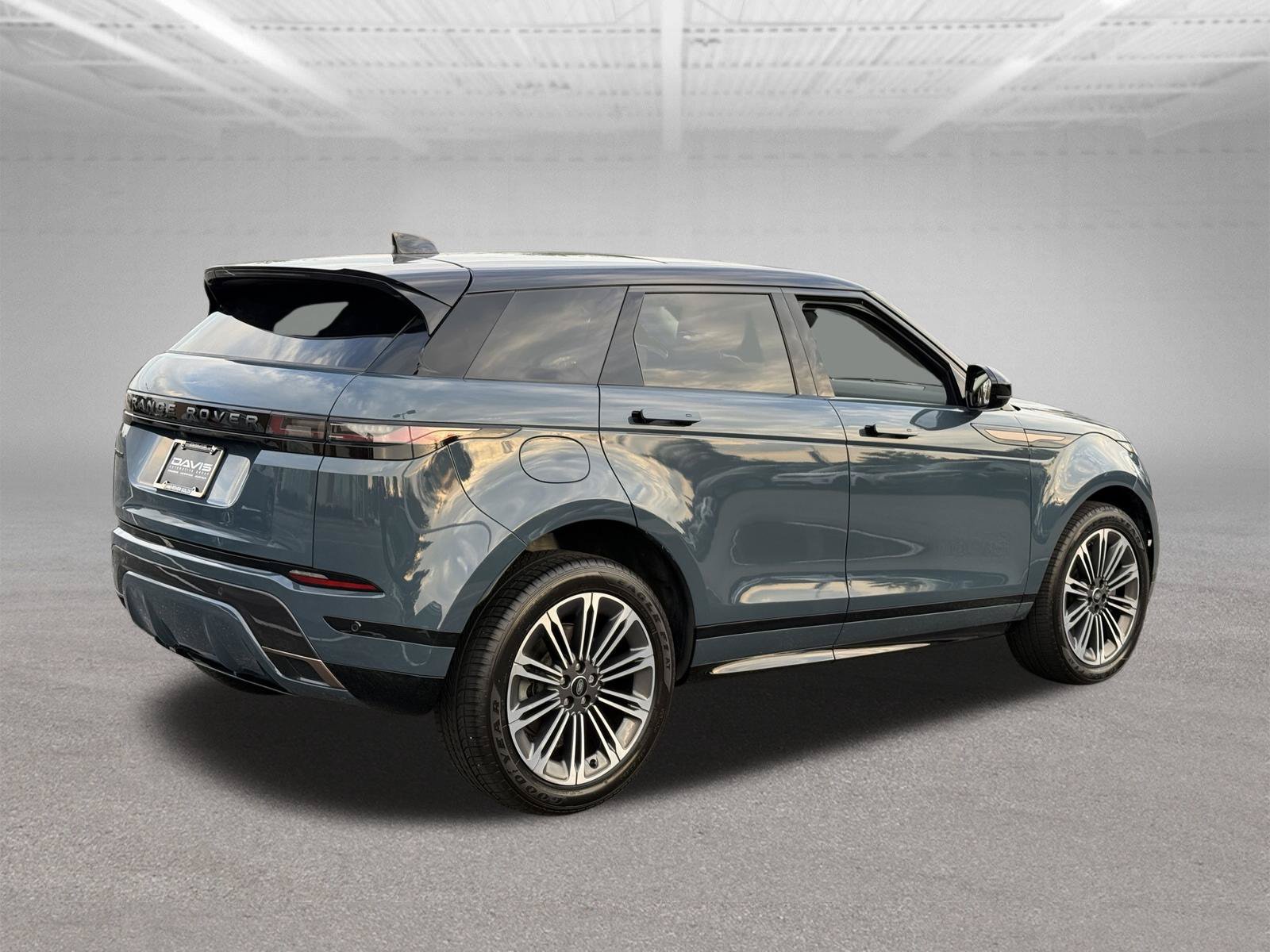 Used 2024 Land Rover Range Rover Evoque Dynamic SE AWD/4WD image 9