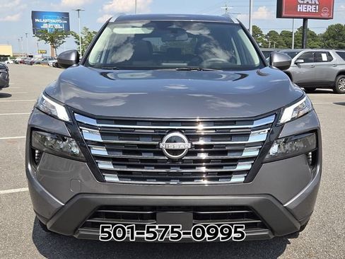 Used 2025 Nissan Rogue SV w/ SV Premium Package FWD image 6