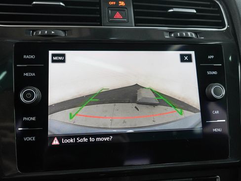Used 2018 Volkswagen Golf SE FWD image 26