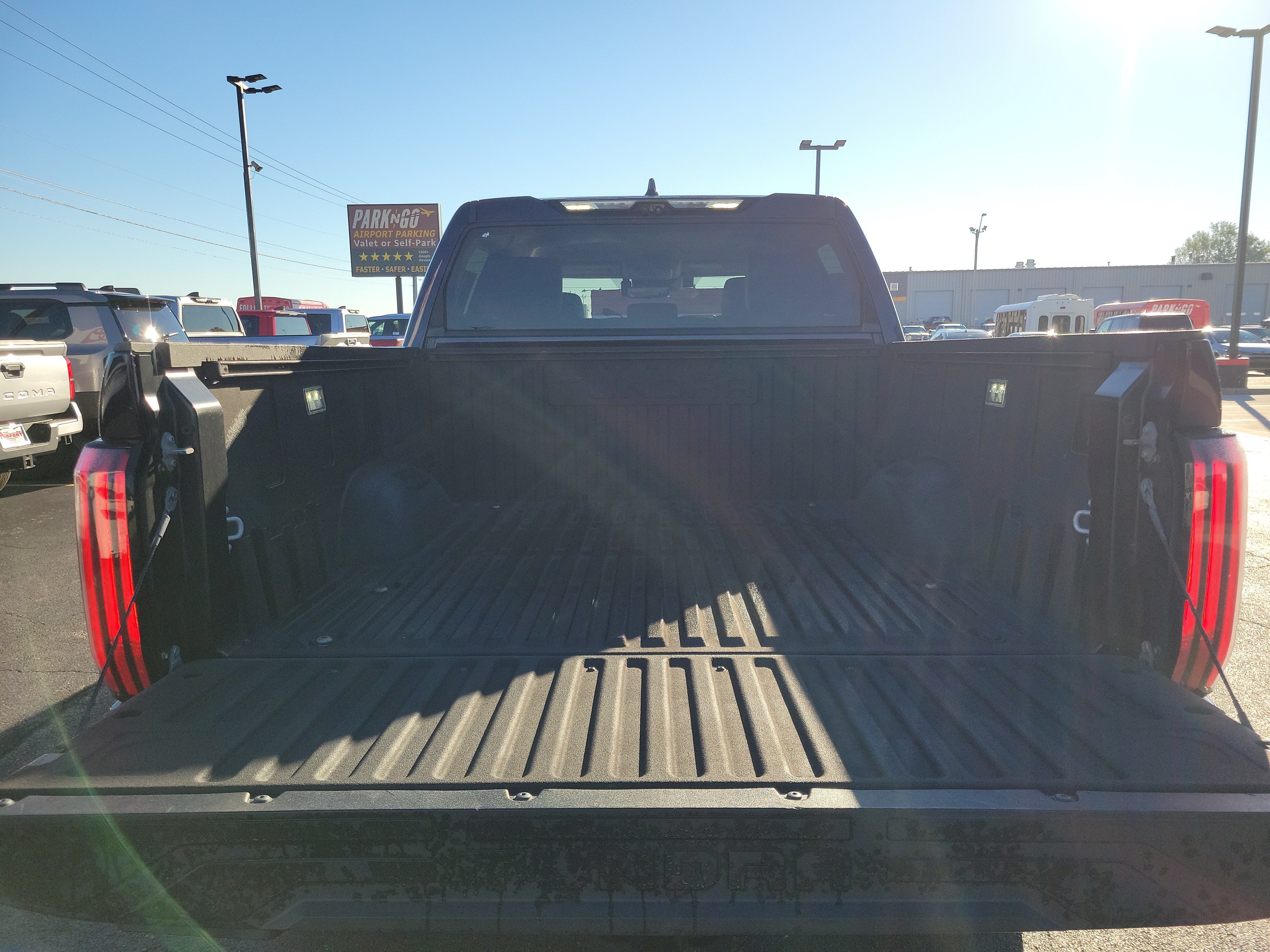 Used 2023 Toyota Tundra Limited AWD/4WD image 8
