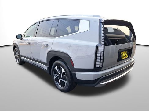 New 2026 Hyundai Ioniq 9 SE image 8