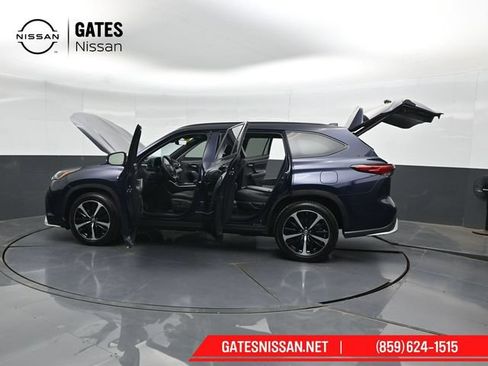 Used 2021 Toyota Highlander XSE FWD image 60