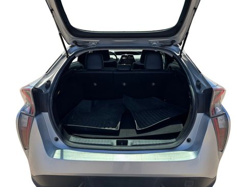 Used 2016 Toyota Prius Three Touring FWD image 19